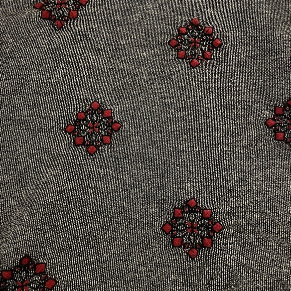 Lucky Lotus 3/4 Sleeved Sweater - Picture 3 of 5